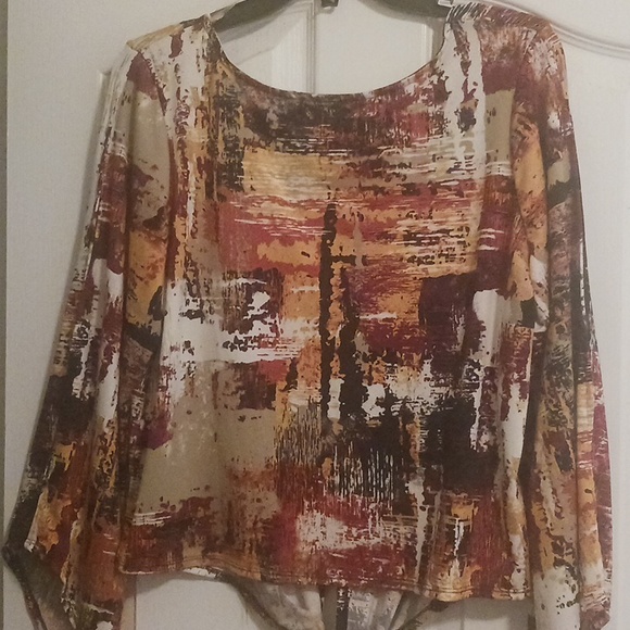 Multi color tie top - Picture 2 of 3